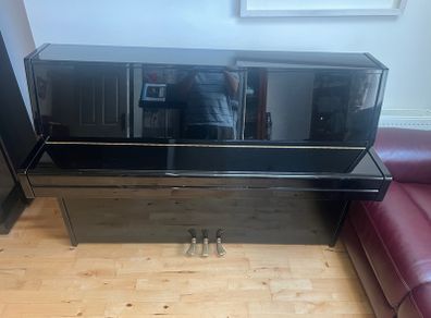 Yamaha M5JR upright Piano