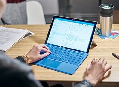 Microsoft Surface Pro 6 Intel i7-8650U 8GB RAM 256GB SSD Win 11 Pro Tablet