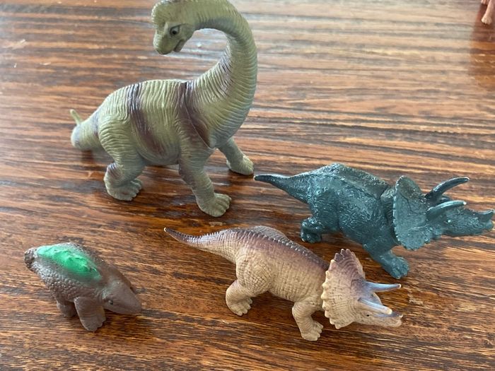 toys dinosaurs