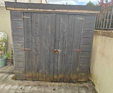 Small garden shed free to take away