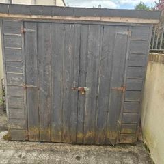 Small garden shed free to take away