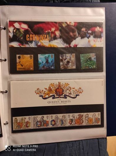 Stamp album UK's Presentation packs x 100