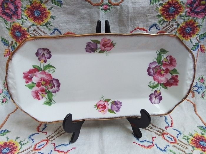 Salisbury Cake/ Sandwich Tray