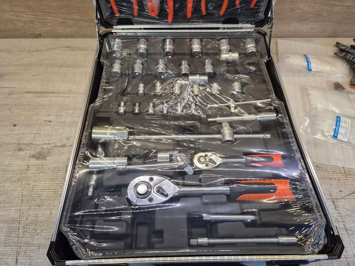 500pce Tool Case - Pull Along