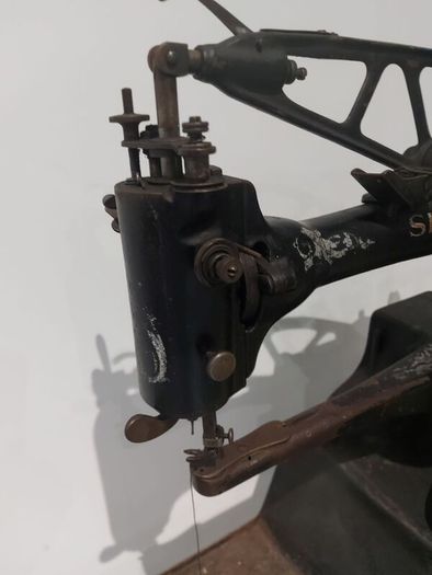 sewing machine