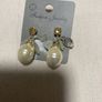 Pearl earrings Image 2