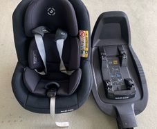 Maxi Cosi Pearl Pro 2 and Isofix Base