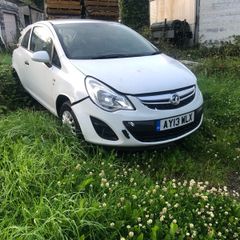 Opel corsa 2013 breaking for spares