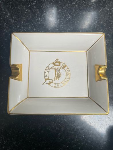 Ashtray, cigar