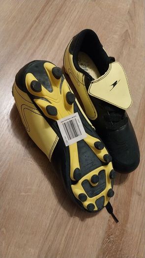 Size 4 crane football boots