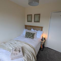 4ft (Small double/Queen) Bed Frame & Mattress
