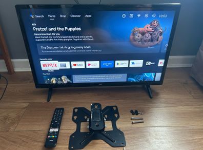 32" Jvc Smart Tv + Wall mount