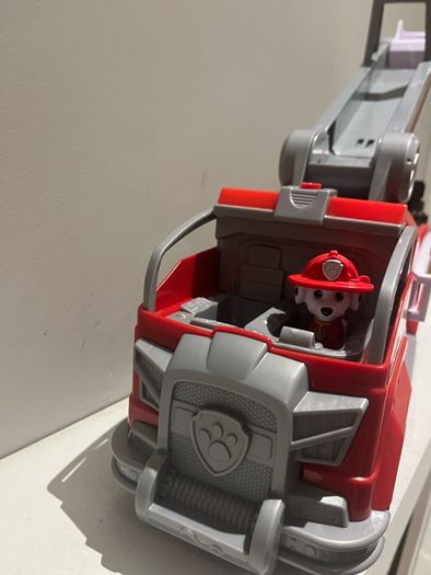 paw patrol rescue fire truck