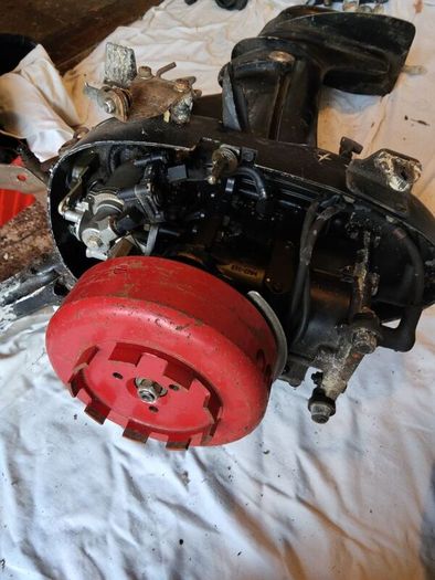 Vintage Mercury Outboard Motor 6hp and Mercury Fuel Tank