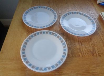 Vintage JAJ Pyrex Chelsea Dinner Plates x 3 for Sale
