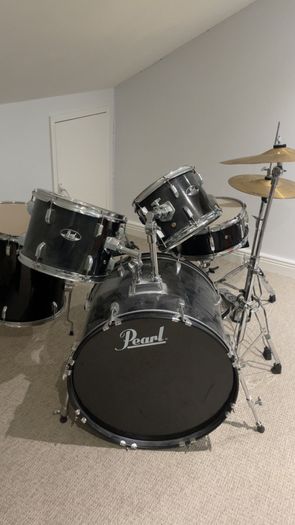 Pearl drum set