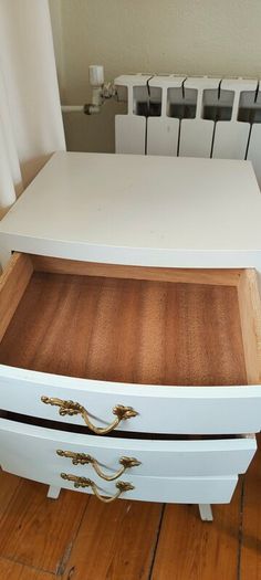 Vintage French Provincial Bedroom Suite - 4 Piece