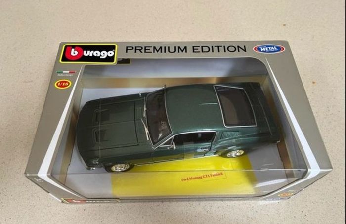 Ford Mustang GTA Fastback 1:18 Burago Rare