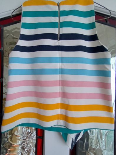 Ladies Tops 8/10