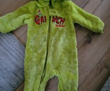 Baby Grinch onesie 6-9mths