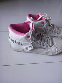 Girls trainers