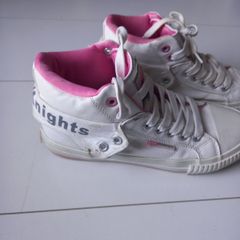 Girls trainers