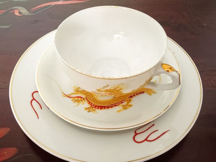 Japanese Porcelain Dragonware Tea Set with Geisha Lithopane.