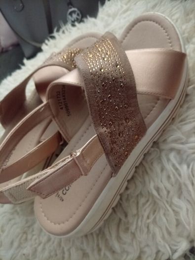 ladies sandals pairs  please see photos