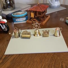 Collection of 5 small ornaments