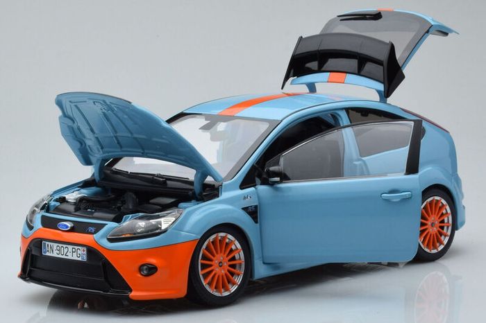 Ford Focus RS mk2 Le Mans Edition 2010 New in Box 1/18