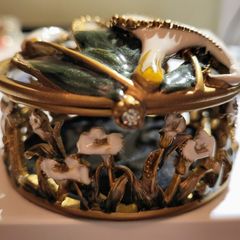 Trinket box