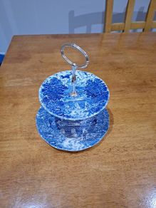 Cake stand