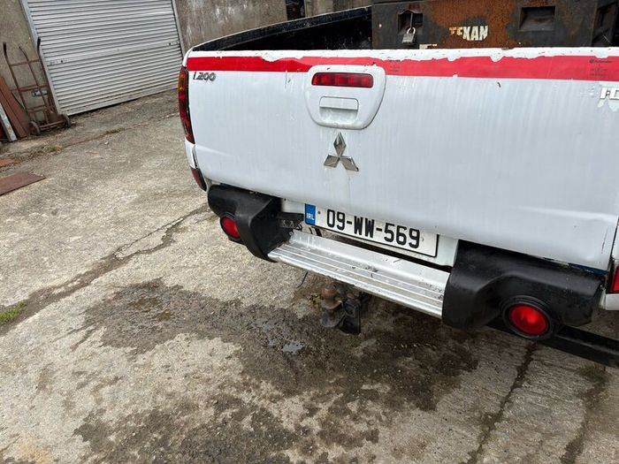 Mitsubishi l200