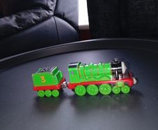2002 Thomas Friends Diecast HENRY Train Engine