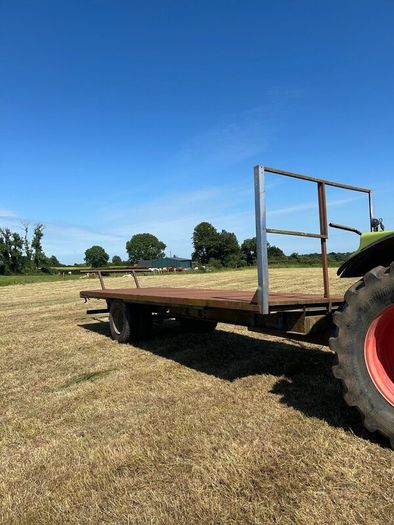 Bale trailer