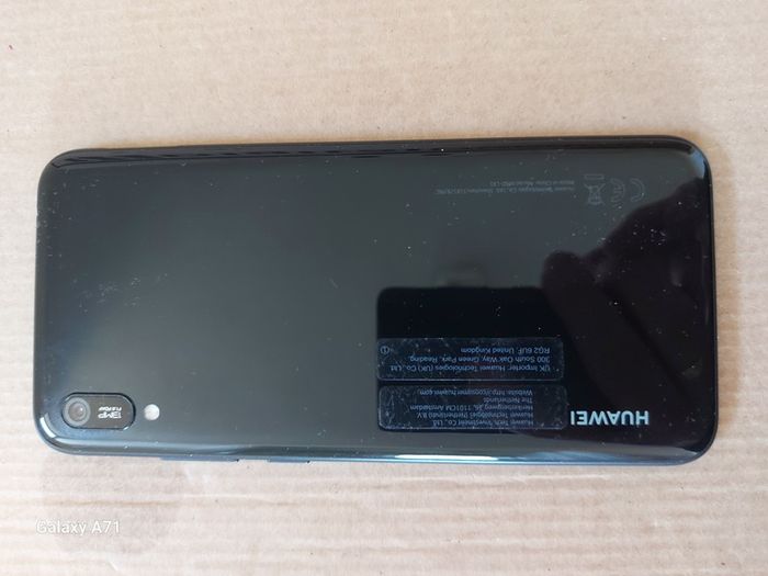 6 Mobile Phones for parts or repair, not powering on