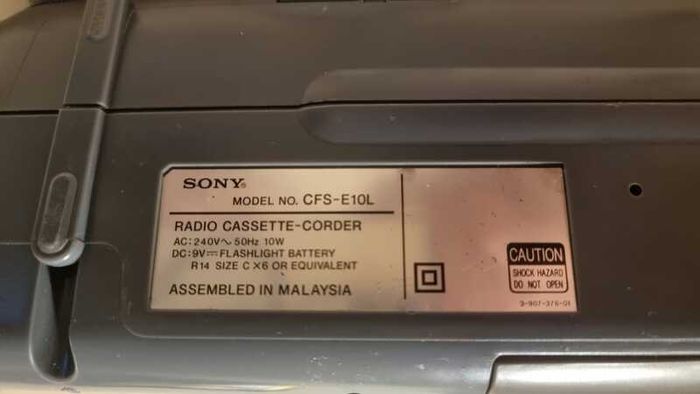 From 1993 Sony CFS-E10L, works good. See pictures.