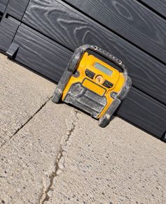 DeWalt DCR019 XR AM/FM compact site radio.