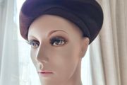 Vintage 1960s 1970s Kangol ladies chocolate brown beret hat