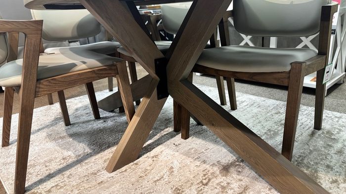 Oval Scandinavian Oak dining table, Like New