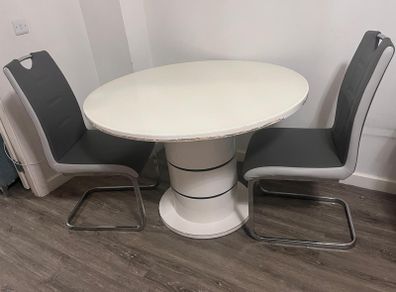 Round Dining Table with 2 Chairs
