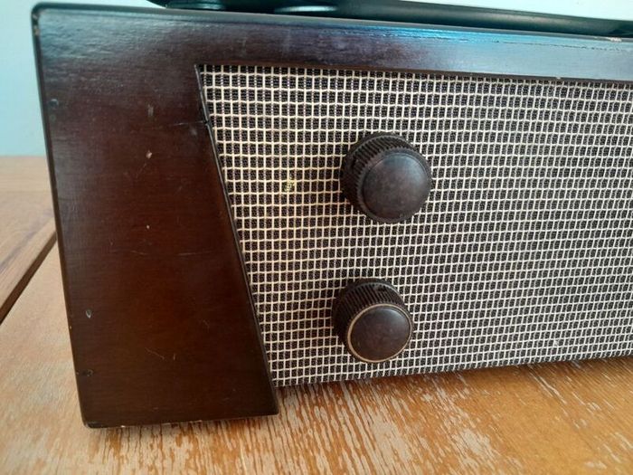 Monarch Four Record Player, 1950's, vintage, antique, collectable, 50's, display, curio.