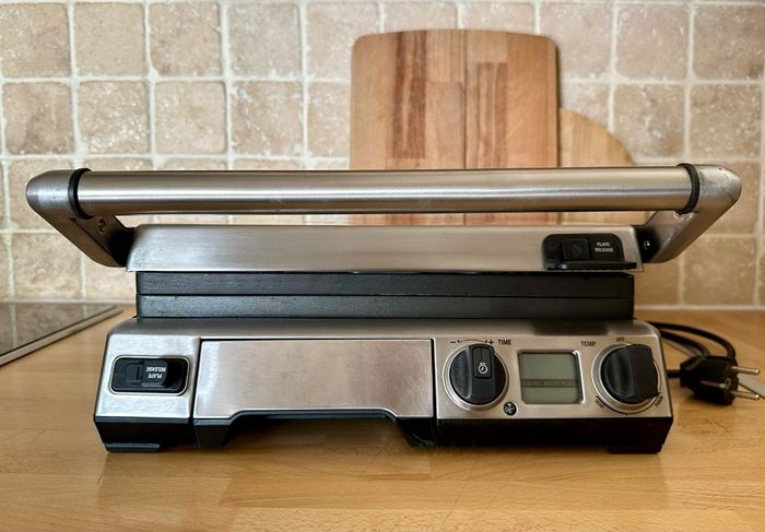 Premium German brand BORK G801 electric contact grill in excellent like-new condition