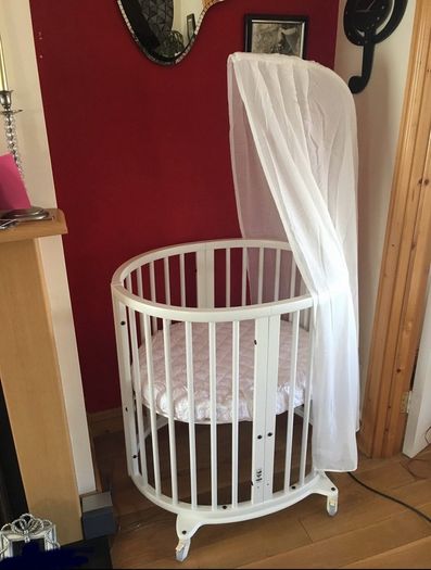 Stokke Mini Sleepi V3 Bundle. Crib and Bed.