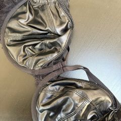38DD bra