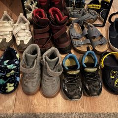 boy's shoes size 25