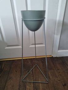 Plant stand