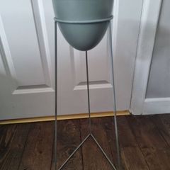 Plant stand