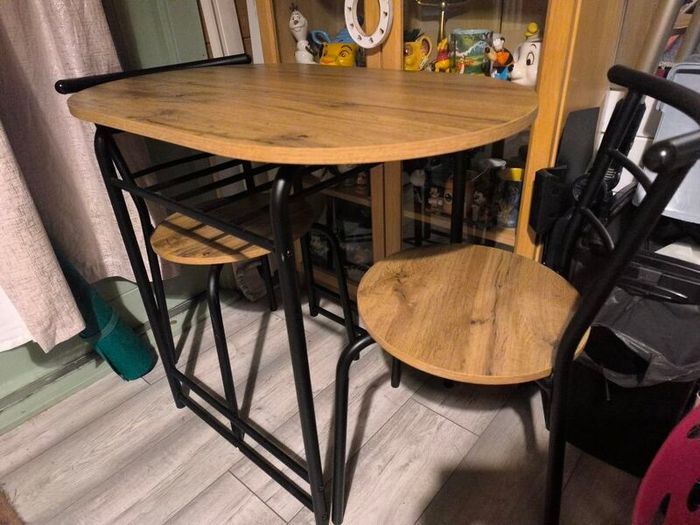 2 seater table & chairs