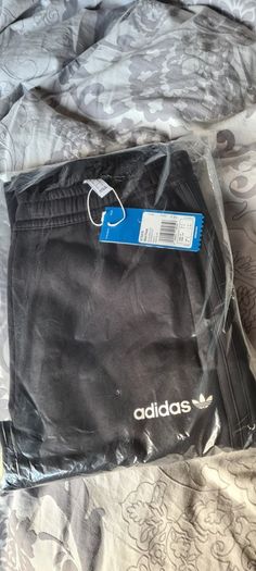 Adidas Spirit Basketball Cuffed fleece pants UK S, black, style GT2279